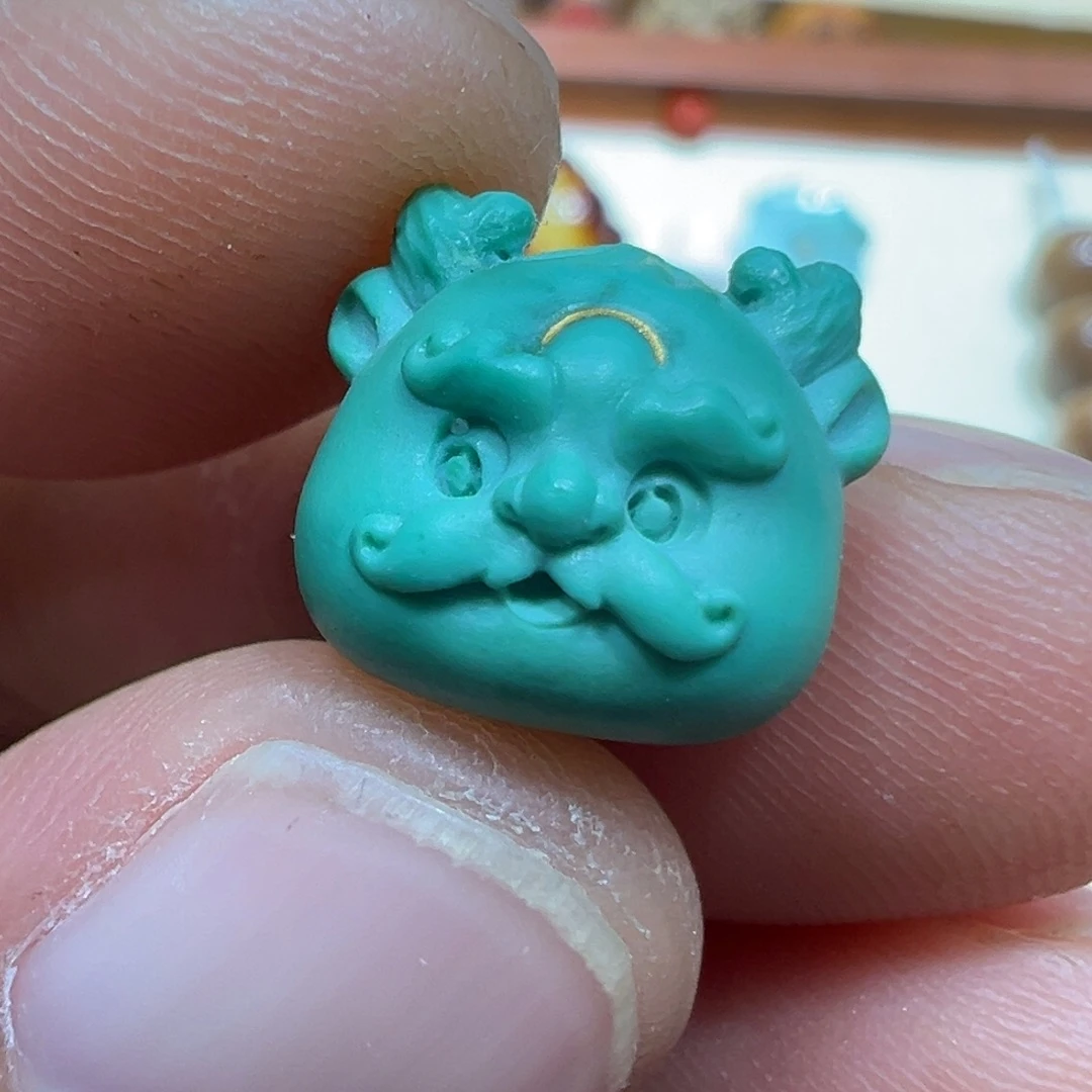 绿松石未镶嵌颈饰