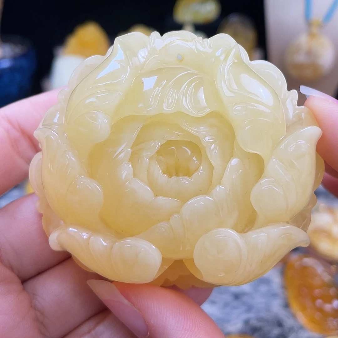 未镶嵌琥珀珠宝奇石