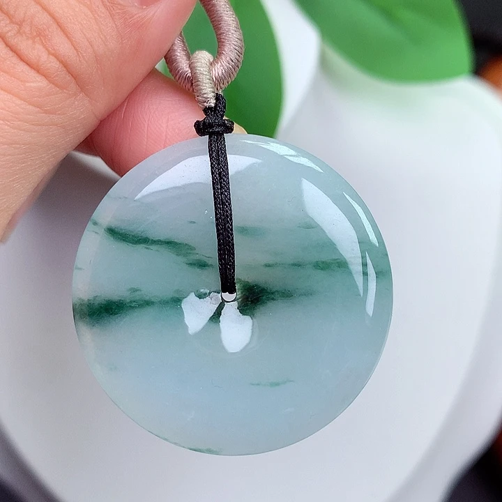 颈饰未镶嵌翡翠平安扣 35.6x5.6mm