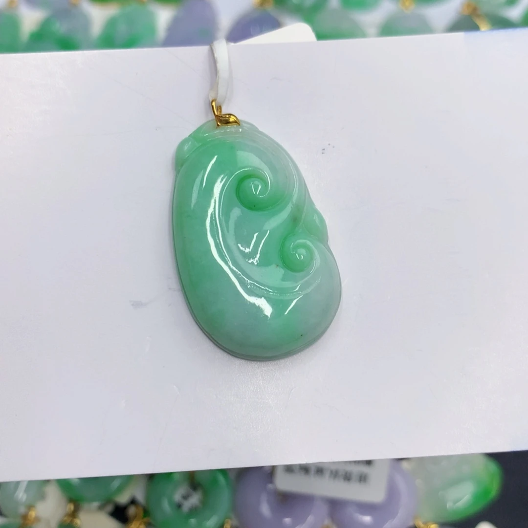翡翠18K金镶嵌颈饰翡翠