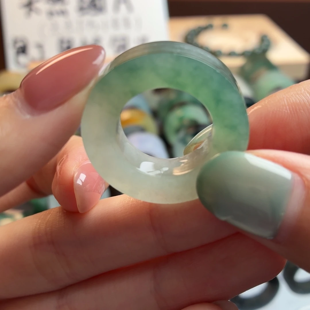 定制翡翠未镶嵌戒指