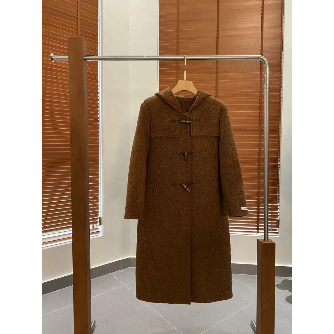 SS25223  阿尔巴卡圈圈羊毛连帽长款复古木扣学院风双面手缝大衣