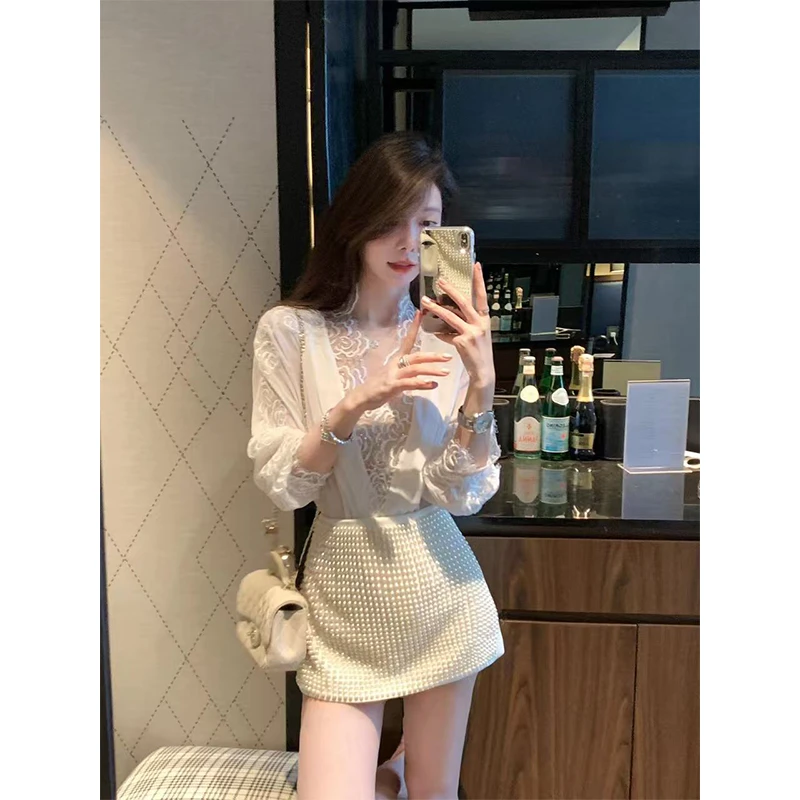 纯欲拼接玫瑰蕾丝V领衬衫女高级感休闲宽松显瘦百搭上衣高腰短裙