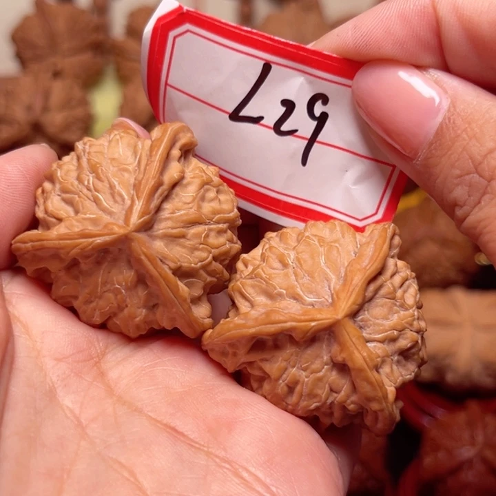 文玩核桃吊坠38盘山正奔29