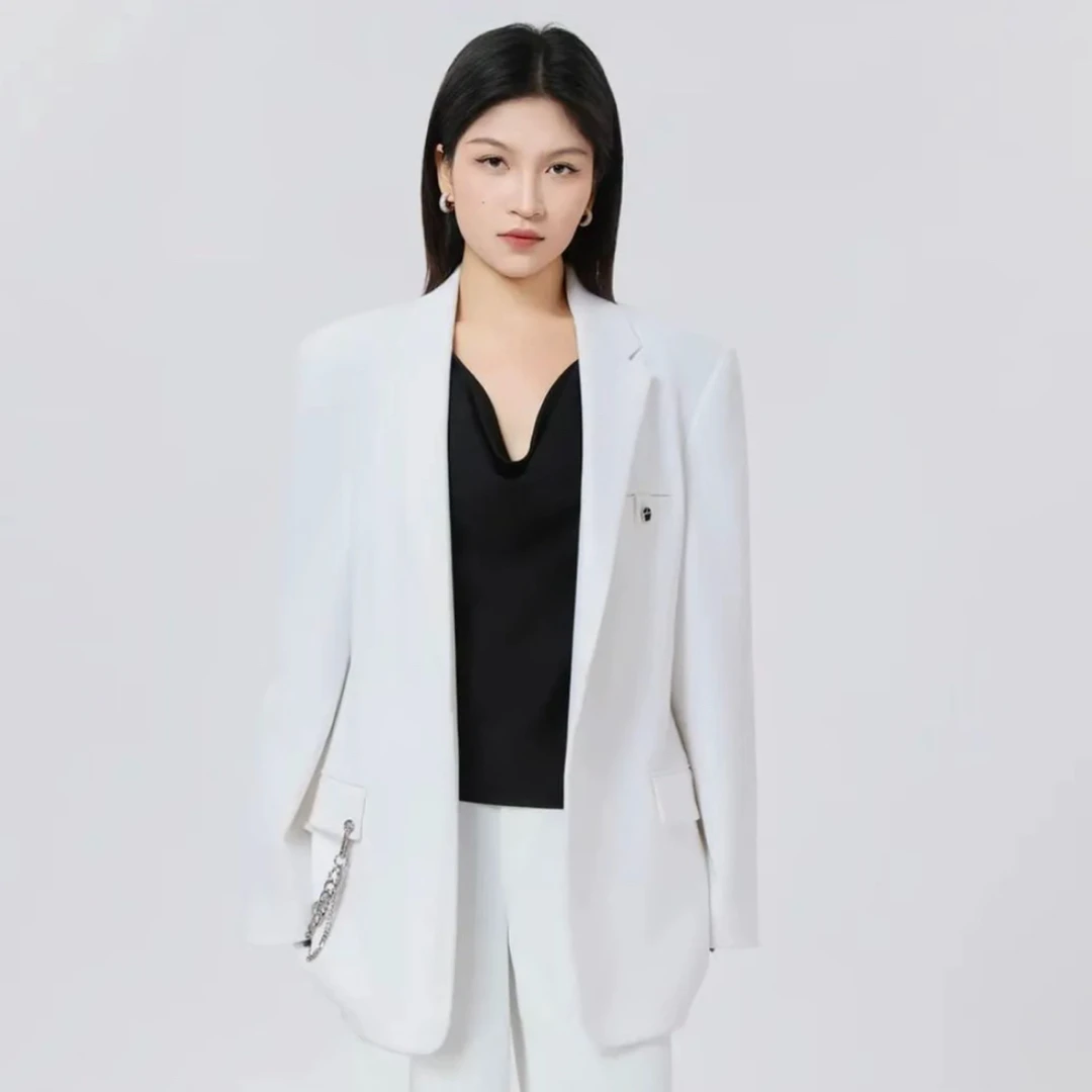 阿玛施AMASS·闲百搭轻职场宽松纽扣西装外套女附链条5400604