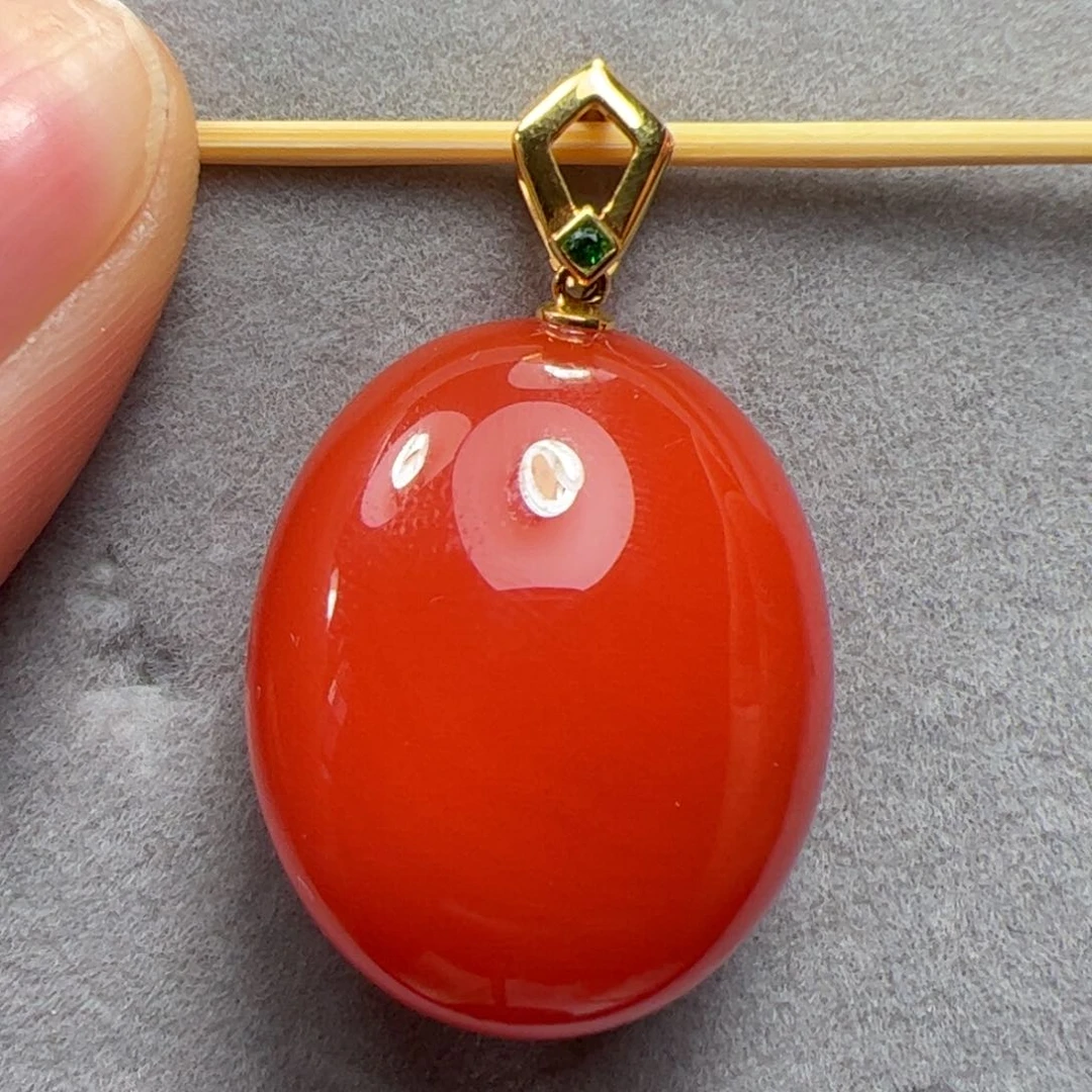 南红玛瑙吊坠18K金镶嵌