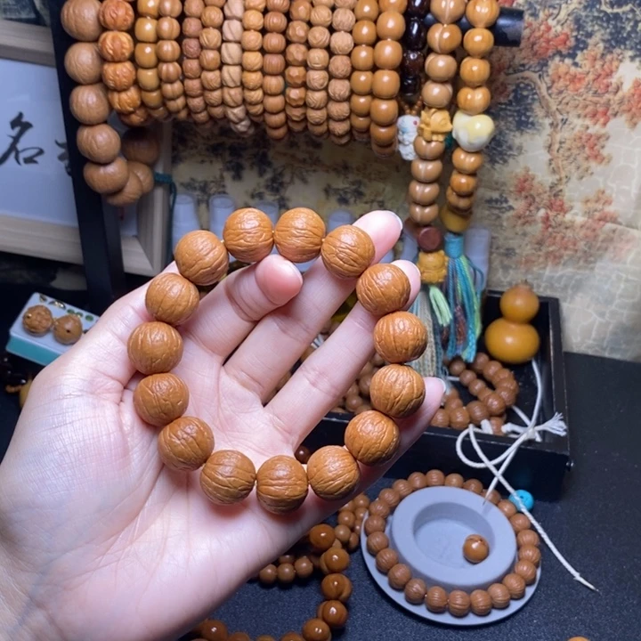 吊坠猴头核桃聚宝盆