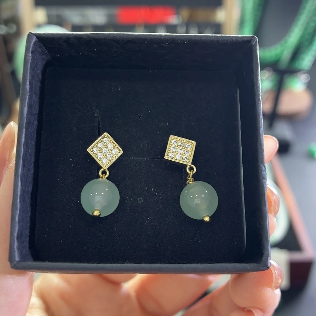 石英质玉合金耳钉