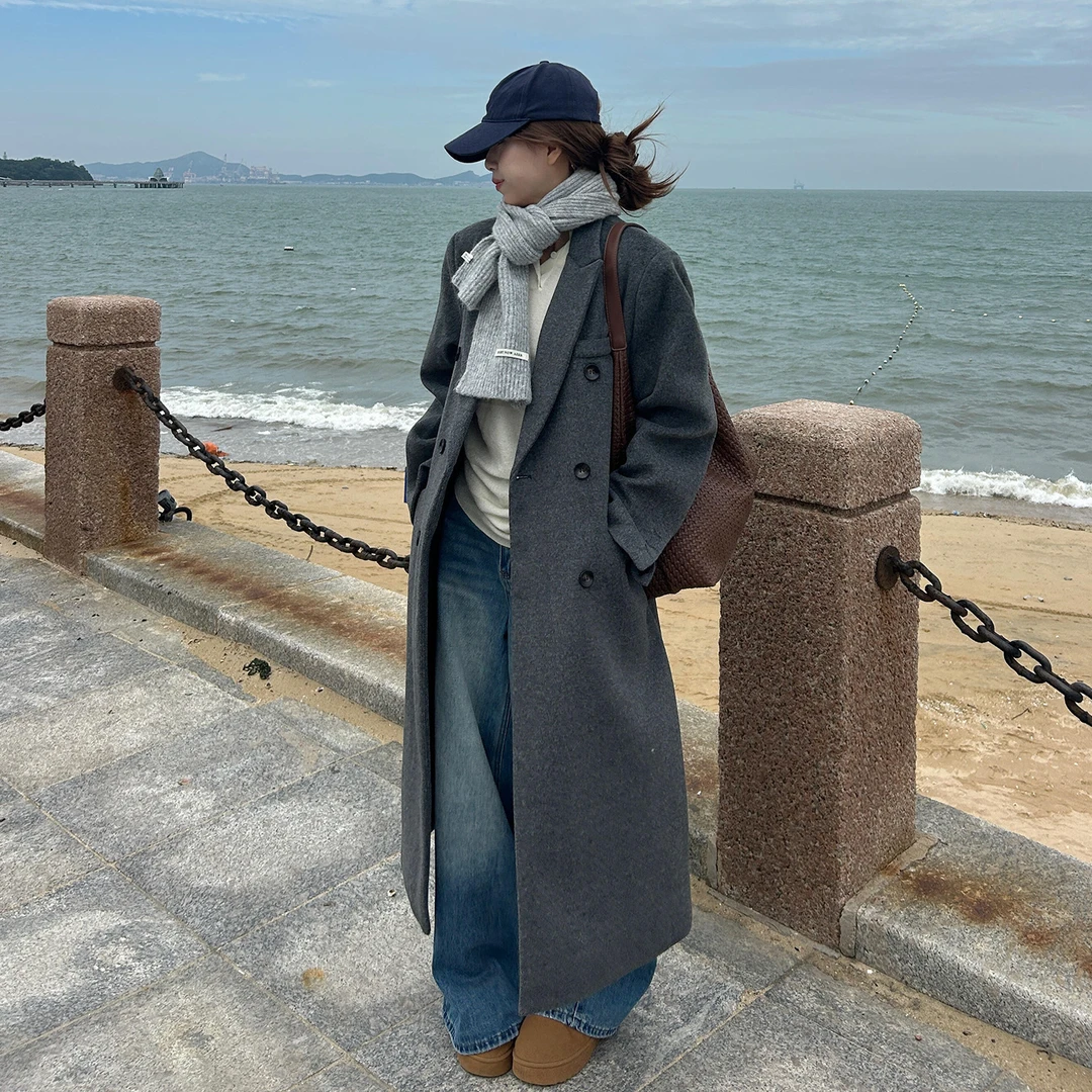 2025新款韩系氛围感灰色毛呢大衣女秋冬赫本风设计感加厚外套穿搭