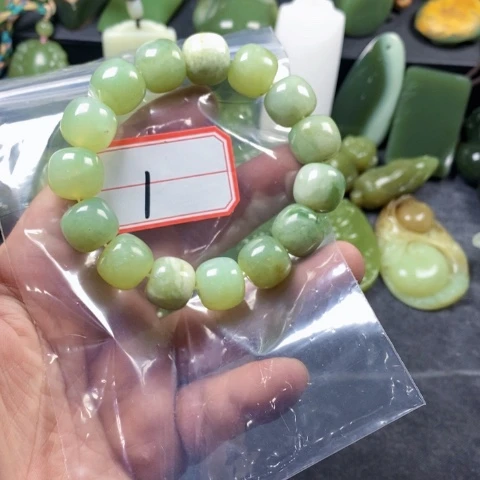 未镶嵌蛇纹石玉手链