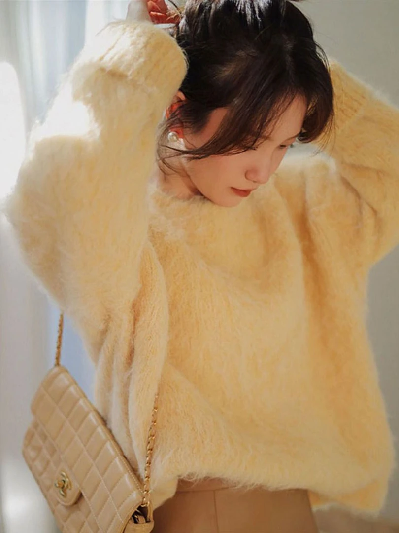 职业阿玛诗官2025秋冬款法式奶黄色毛衣女宽松外穿套头针织衫上衣