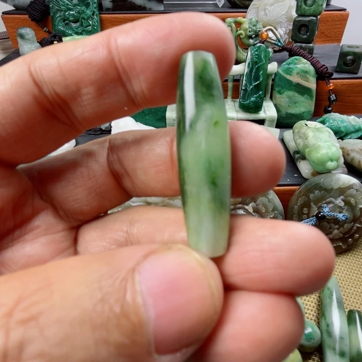 独山玉未镶嵌珠宝半成品