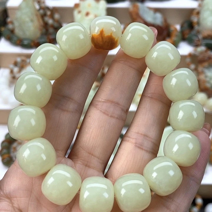 【闪购商品】透闪石质玉手串未镶嵌橘***恼