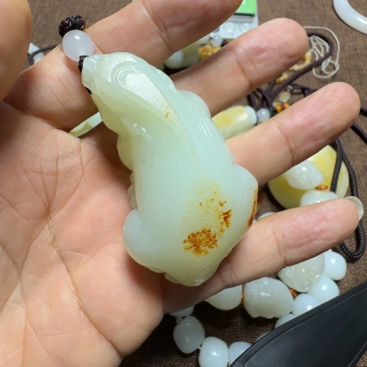 上****颈饰未镶嵌和田玉