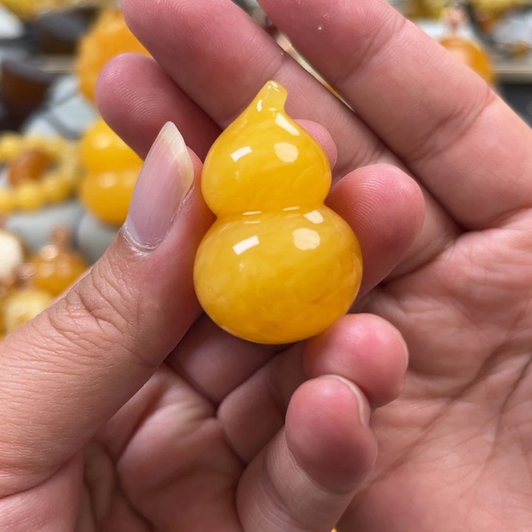 蜜蜡未镶嵌珠宝奇石