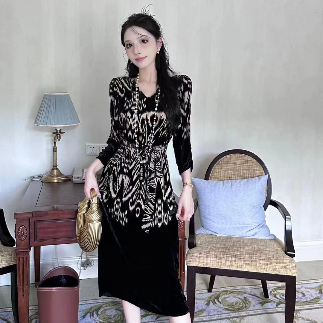 妍姐2025年秋冬新气质时尚百搭轻奢V领女装长裙优雅 黑色 24655