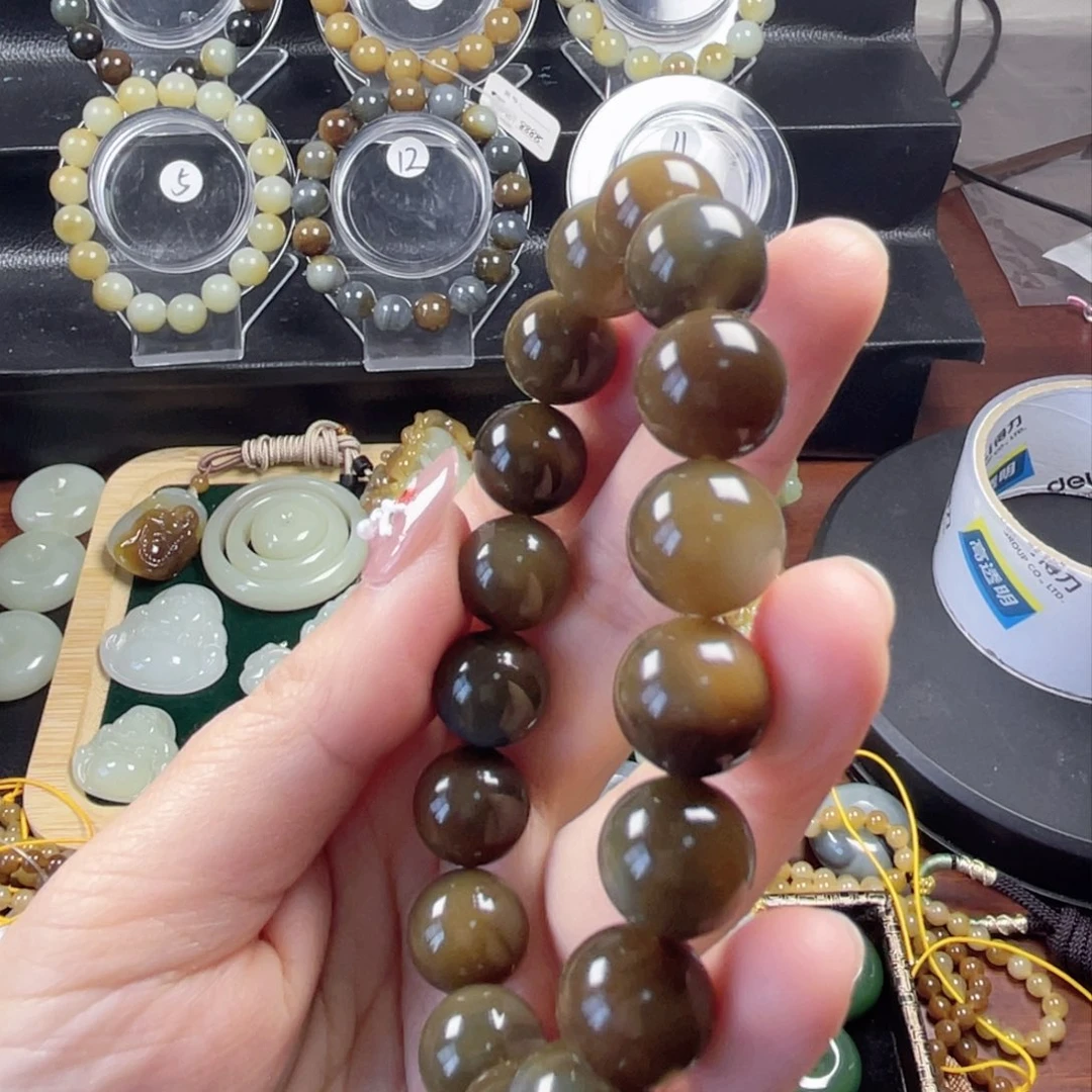 和田玉颈饰未镶嵌