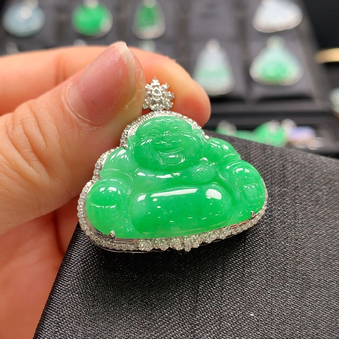 翡翠18K金镶嵌颈饰佛公