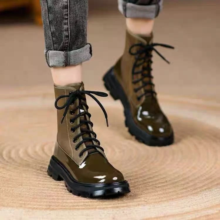 8270 秋冬新款真皮圆头复古漆皮系带马丁靴英伦风厚底短靴女