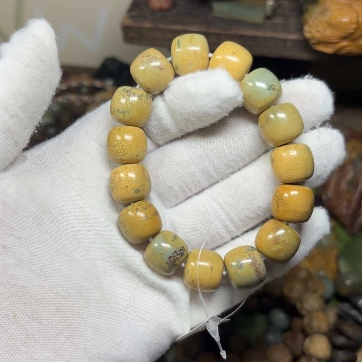 这***呀岫岩河磨玉（透闪石质玉）未镶嵌颈饰