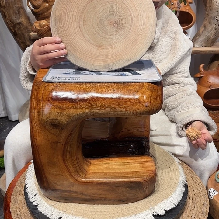 福***义香樟木香樟木根雕凳子一物一拍