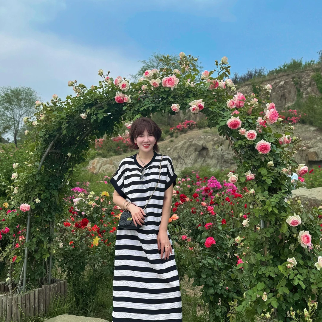 무지징-「线条感」设计感条纹显瘦百搭圆领棉绸连衣裙-B