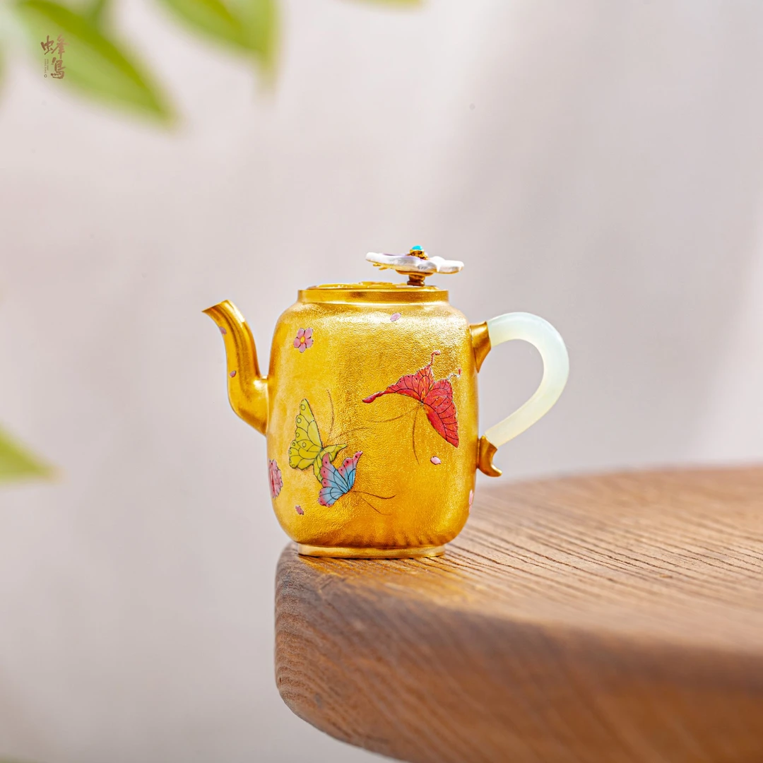 蜂鸟工坊 名匠优选 蝴蝶镀金蝴蝶桶形弯嘴小壶（粉彩）MJYXA11379