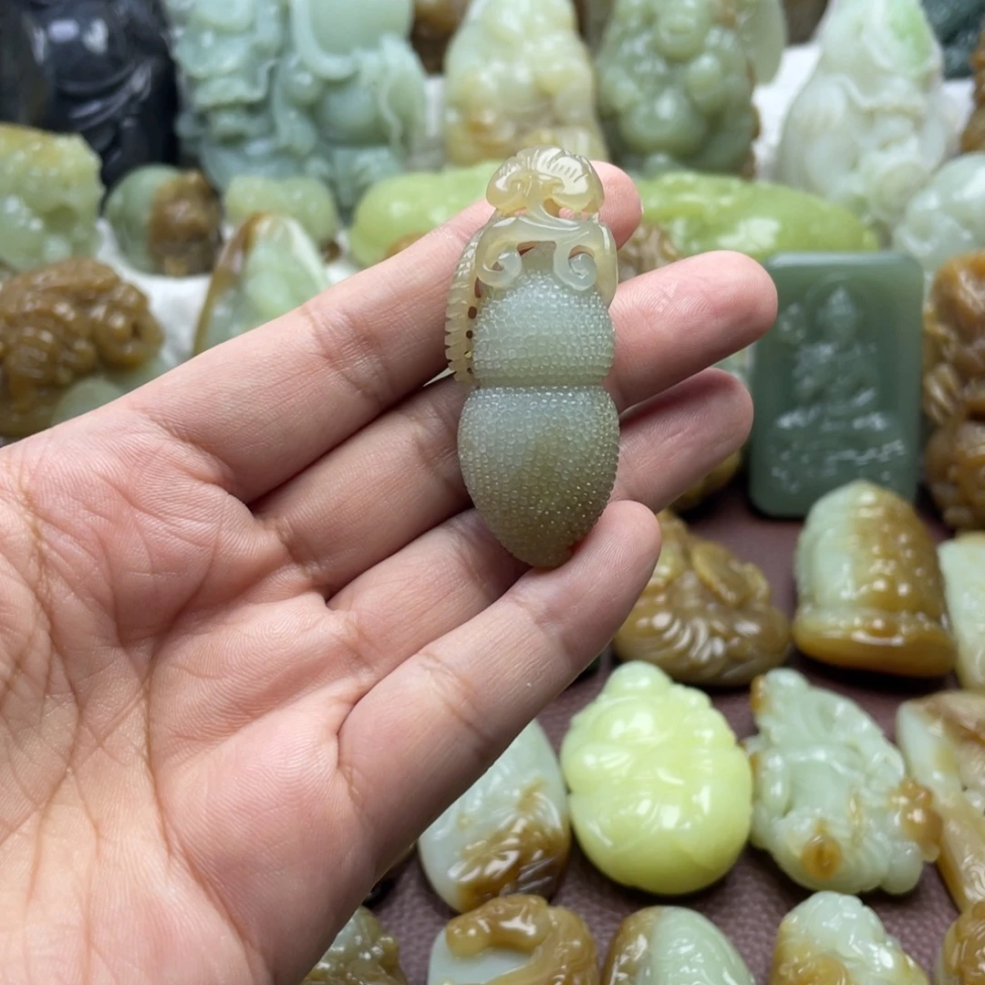 颈饰未镶嵌和田玉