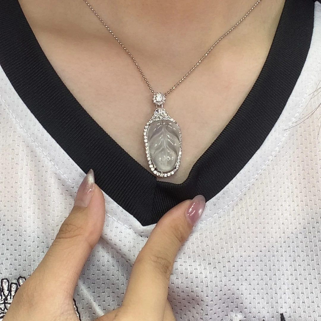 颈饰未镶嵌石英质玉