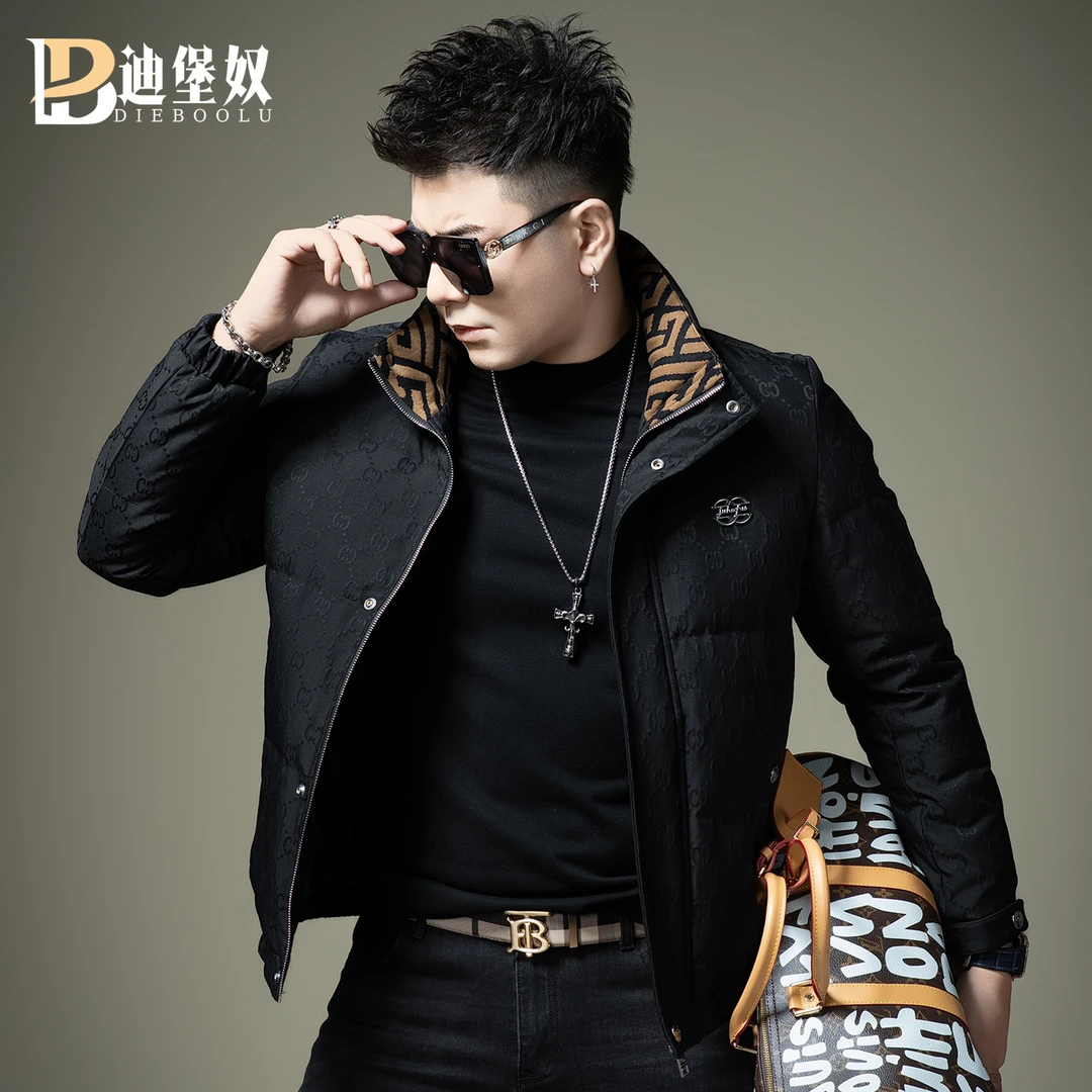 欧洲站白鸭绒羽绒服2025新款冬季潮流时尚字母印花立领保暖外套男