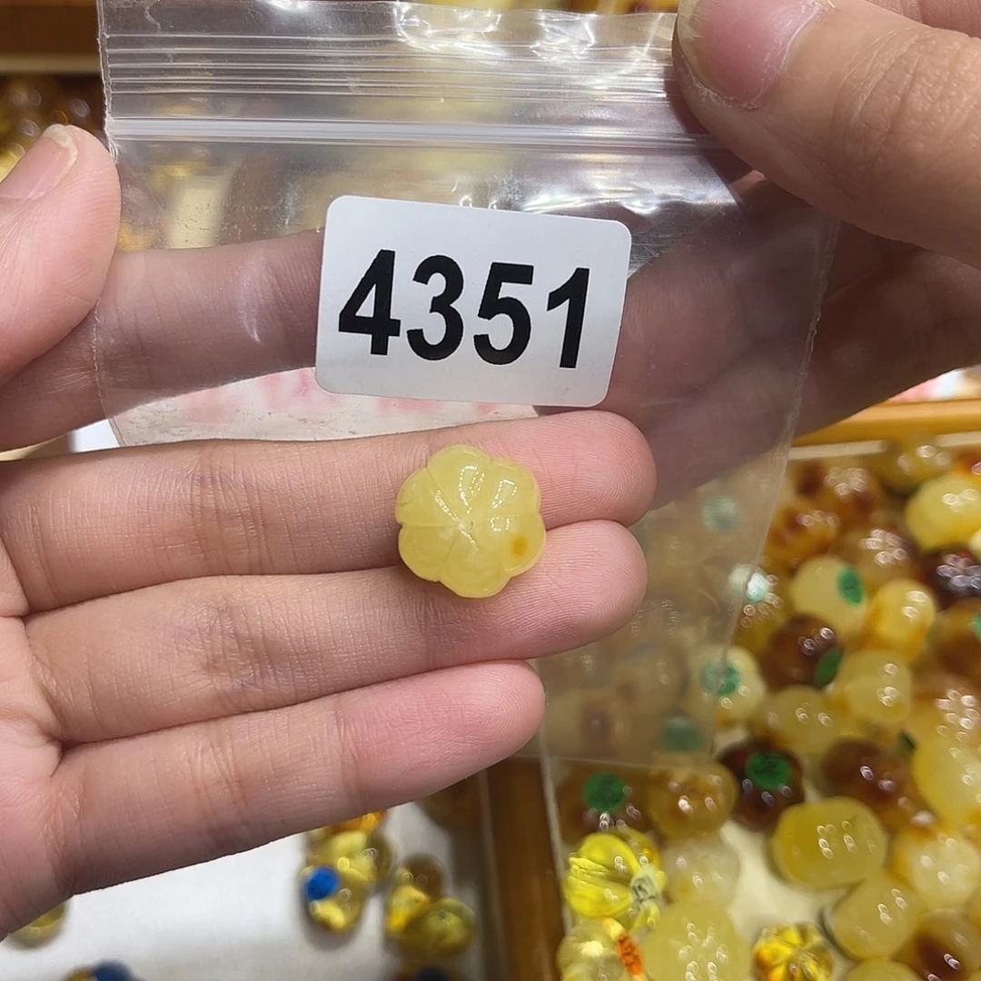 琥珀未镶嵌裸石蜜蜡