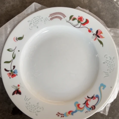 其他瓷8寸盘一个陶瓷