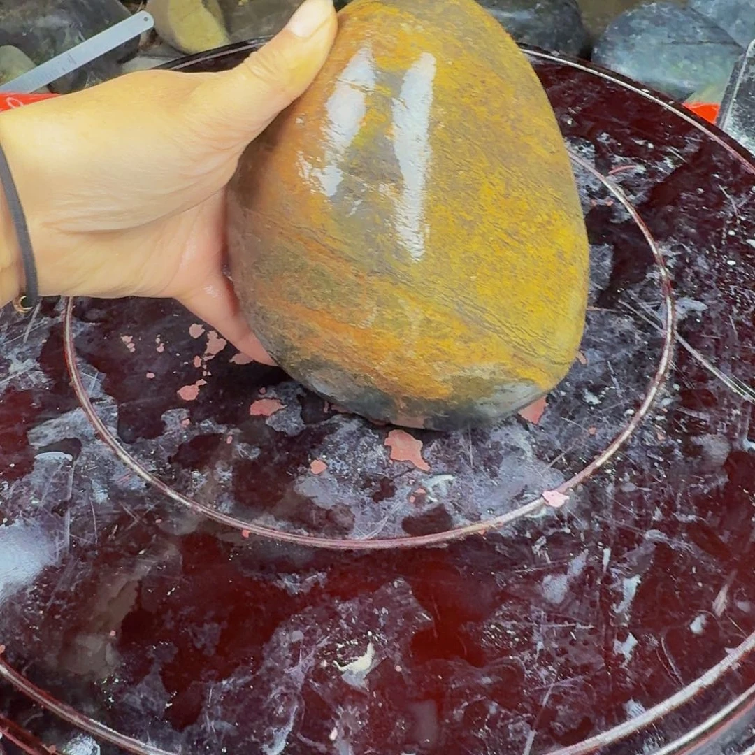 蛇纹石玉未镶嵌天然原石摆件工艺