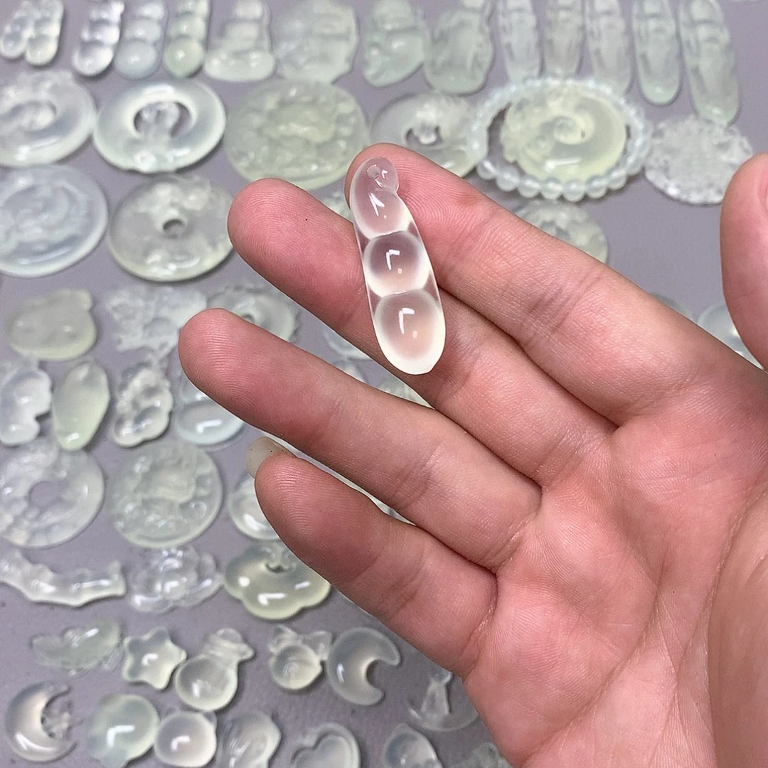 蛇纹石玉颈饰未镶嵌最****起