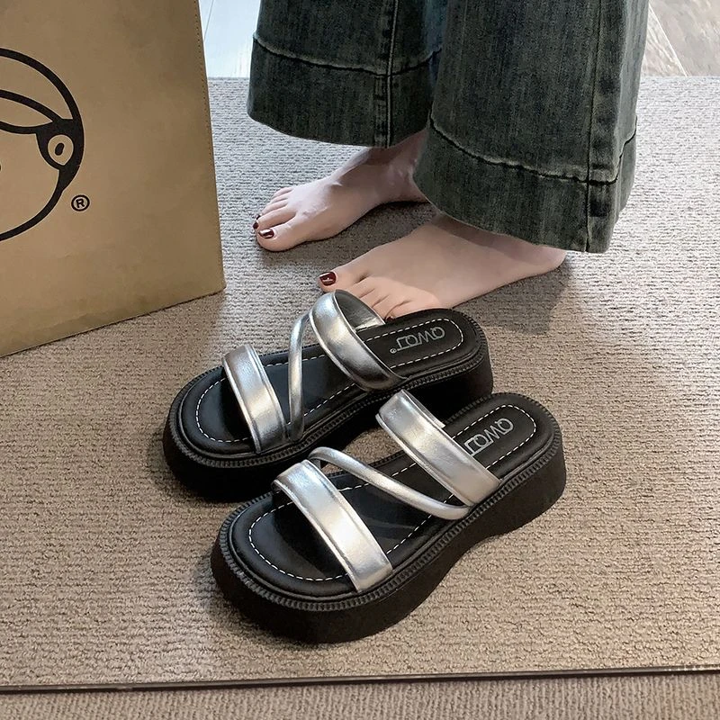 贾不假拖鞋女夏外穿2025夏季新款厚底增高百搭防滑配裙子一字凉拖