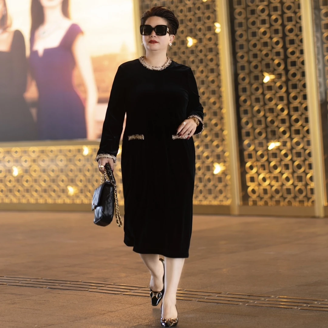 向红同学2025春秋季重磅法式轻奢小香风时尚长袖丝绒连衣裙0336