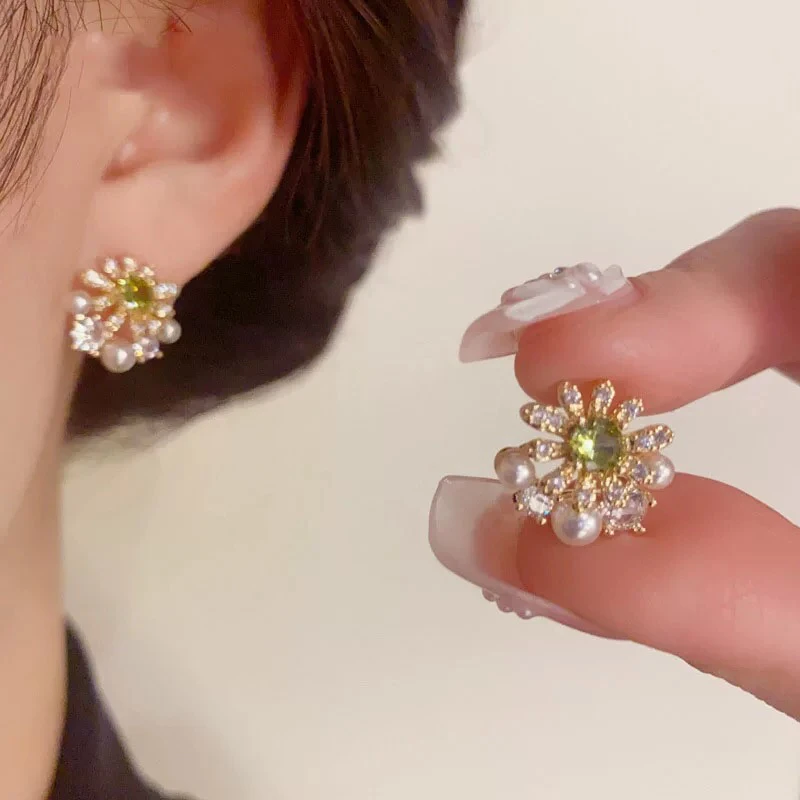 铜合金耳饰 新款小雏菊耳夹高级感轻奢镶钻无耳洞女气质百搭ins风