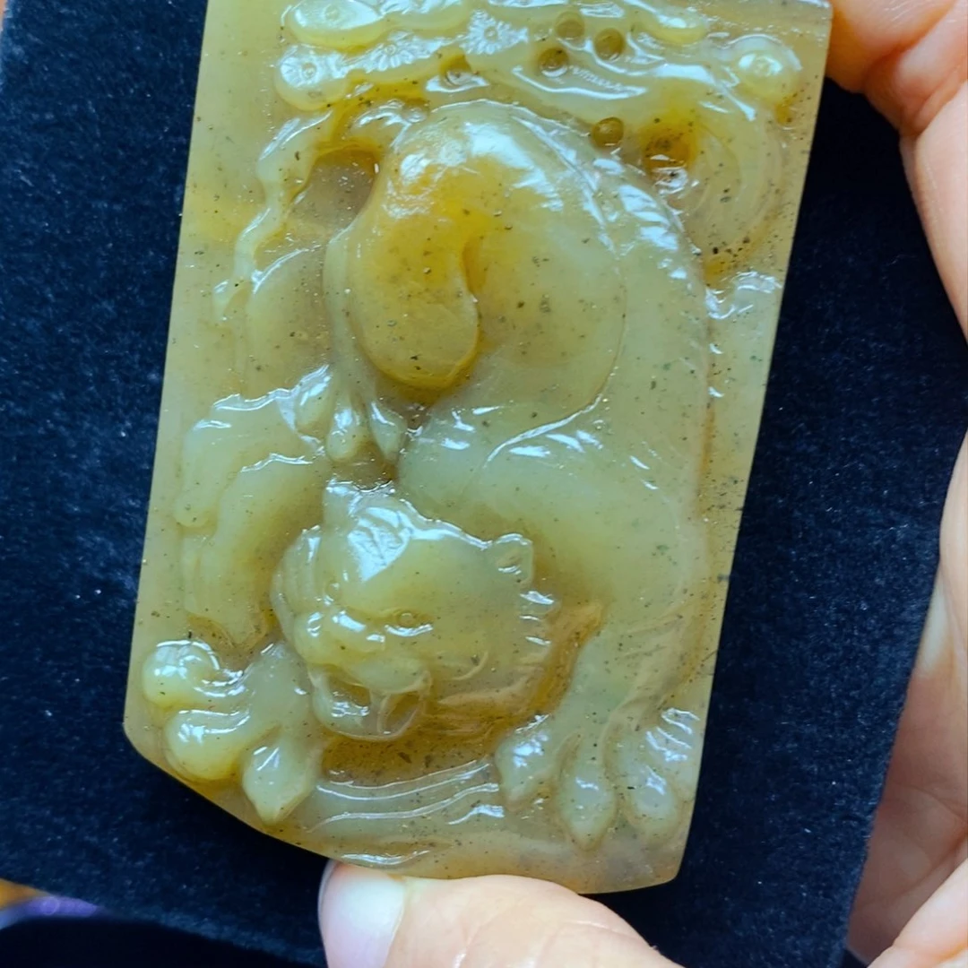 未镶嵌石英质玉（黄龙玉）吊坠(不含链)