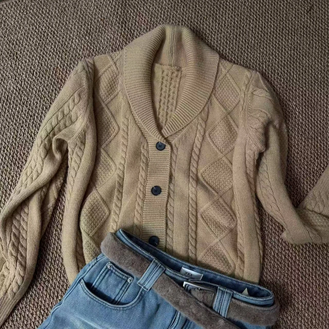 秋冬翻领V领麻花显瘦百搭毛衣