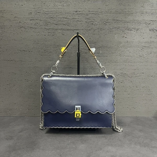普拉达/包包/95新/市场价19000/250915zb0016