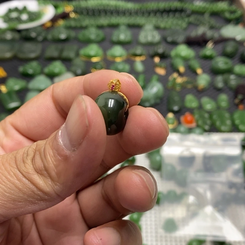【闪购商品】和田玉（碧玉）颈饰18K金镶嵌遇*