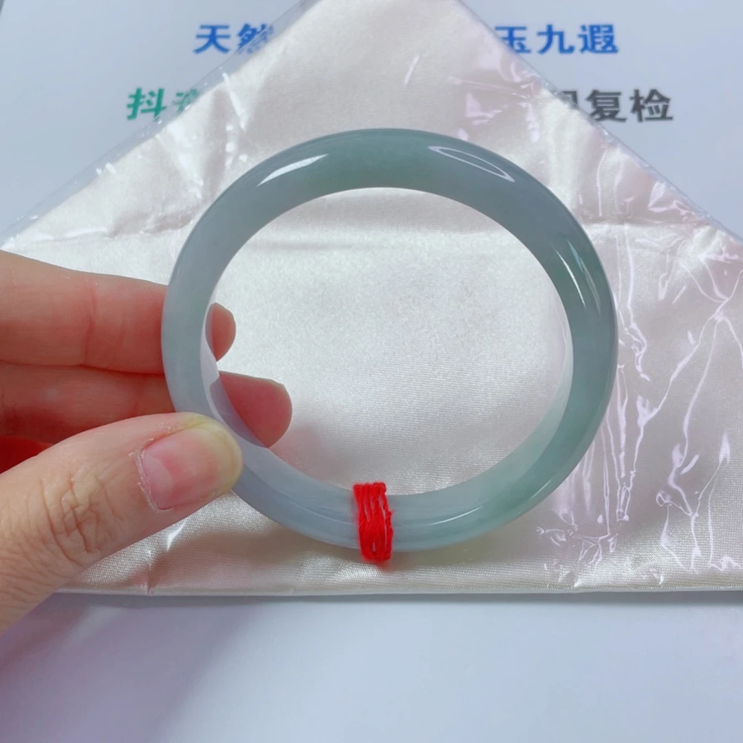 翡翠未镶嵌手镯圈口62宽13厚8,8