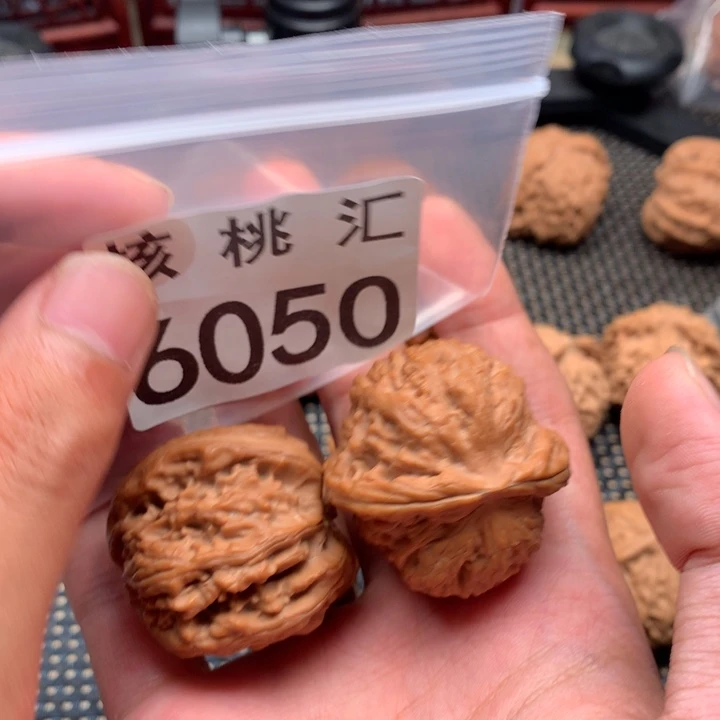 文玩核桃吊坠天眼