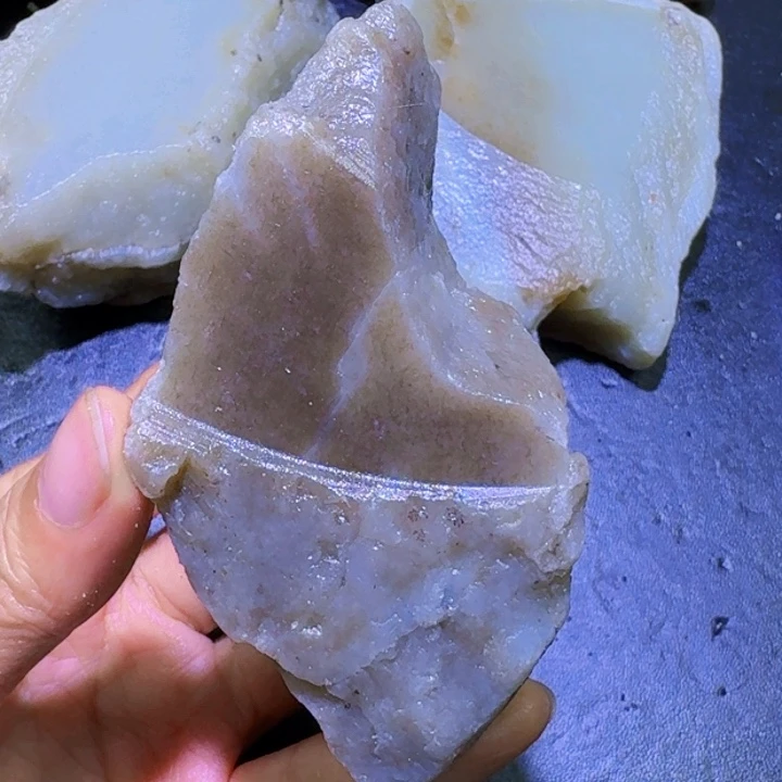 和田玉未镶嵌珠宝半成品