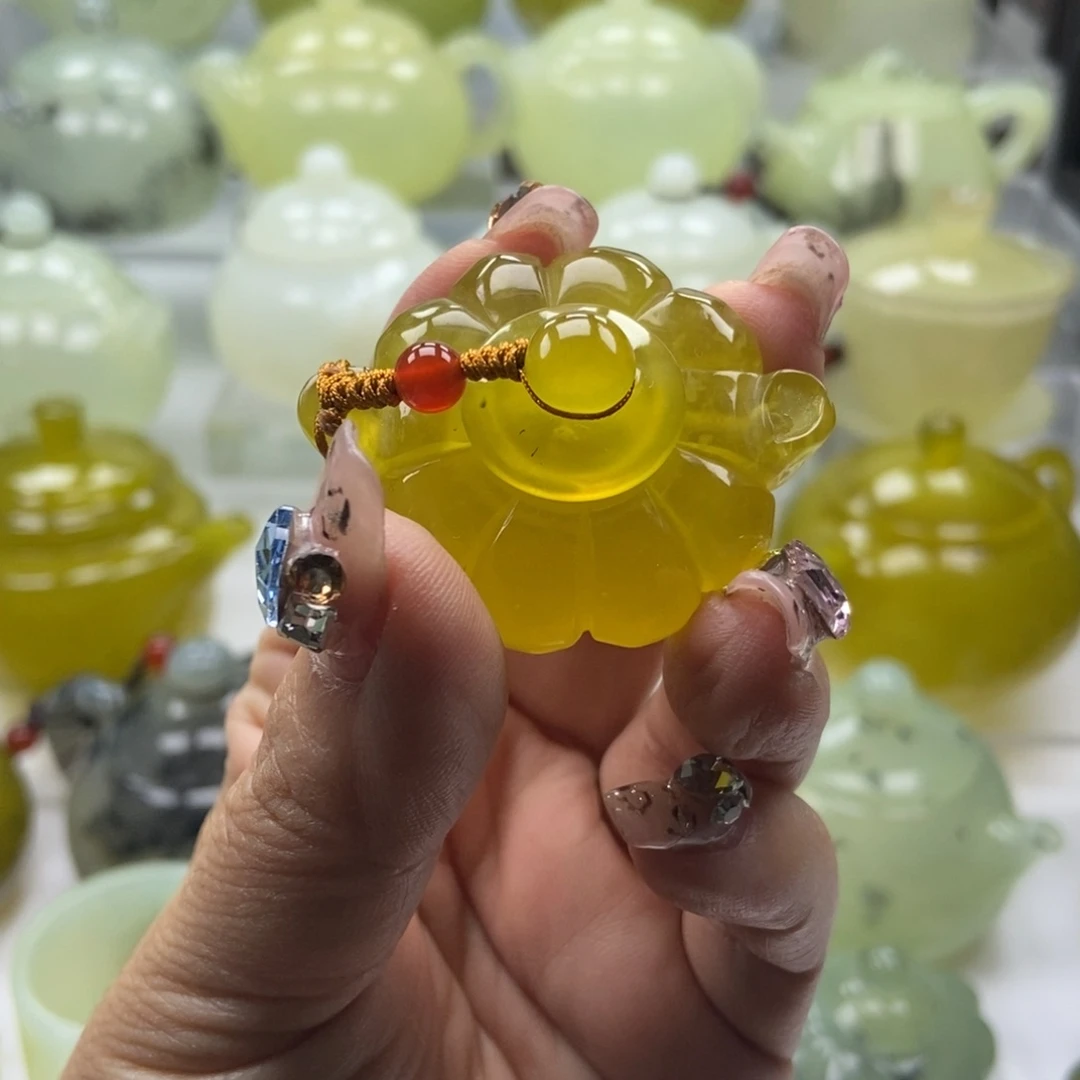 蛇纹石玉未镶嵌壶