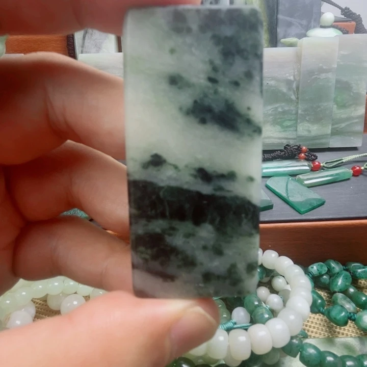 独山玉未镶嵌珠宝半成品