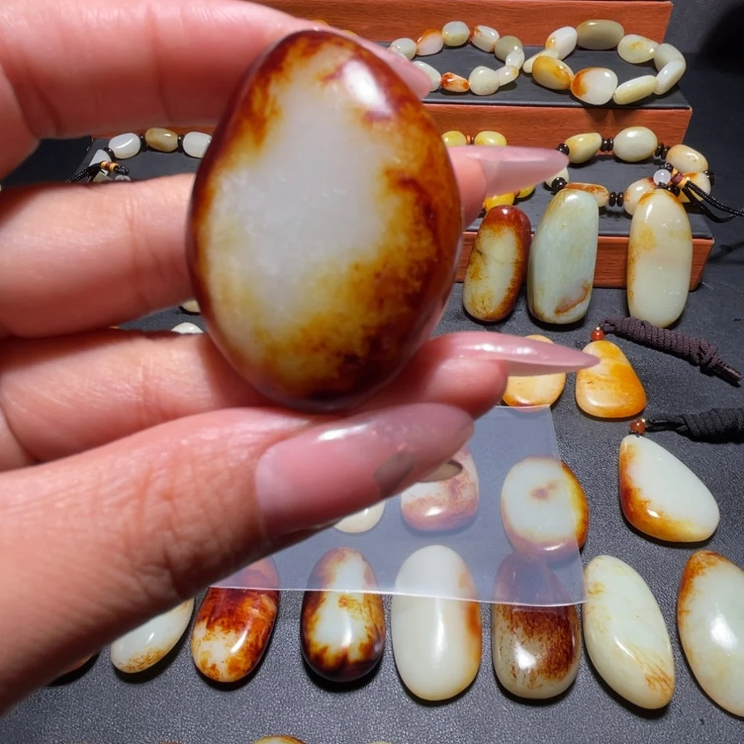 和田玉未镶嵌颈饰深**虑