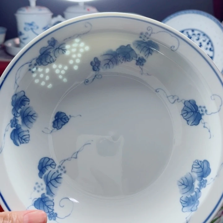 青花玲珑8寸窝盘葡萄