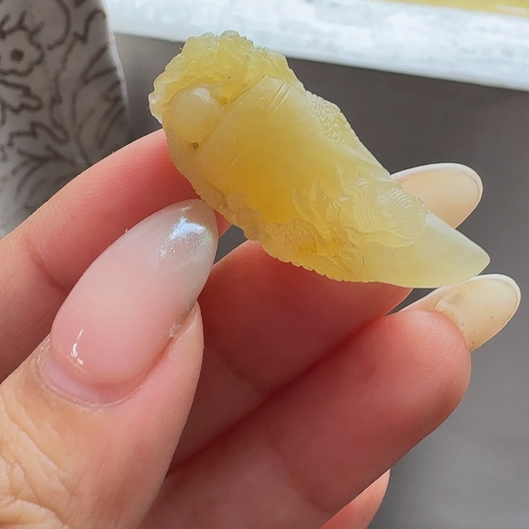 定制翡翠未镶嵌龙牙 尺寸36-15-9.2mm