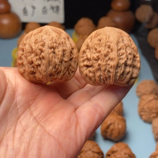 文玩核桃吊坠虎头王 37 35